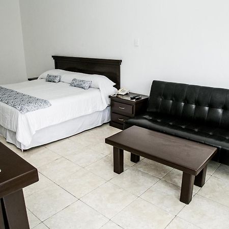 Booking Dioh Monterrey Kültér fotó