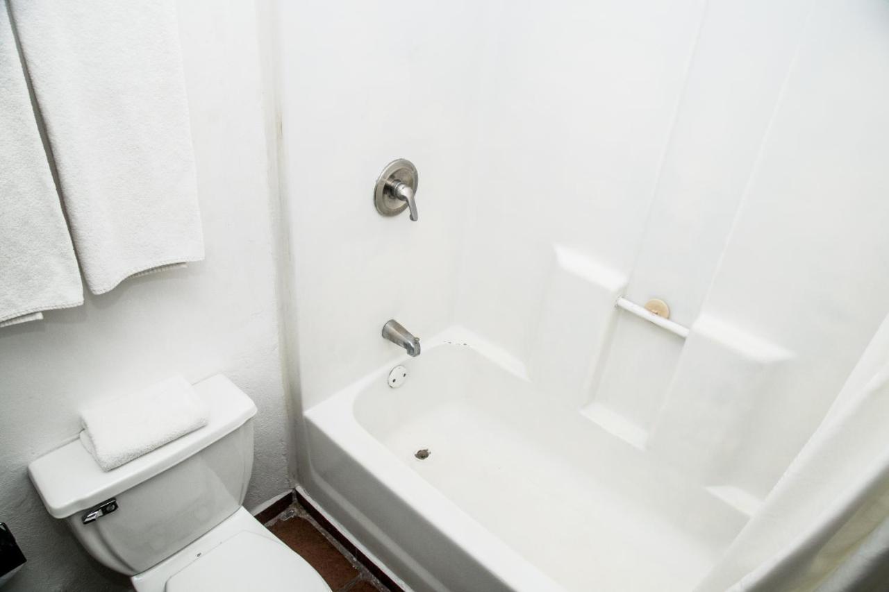 Booking Dioh Monterrey Kültér fotó