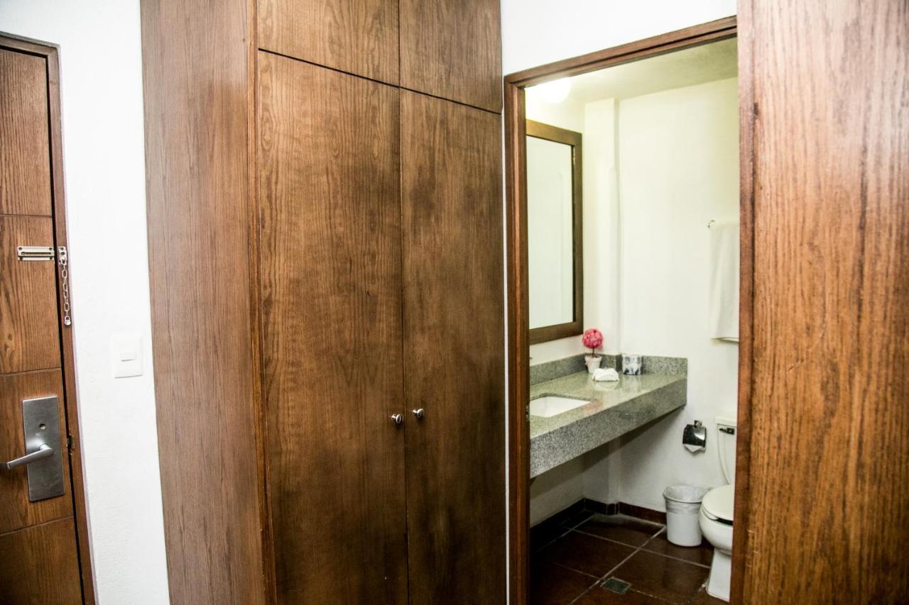 Booking Dioh Monterrey Kültér fotó