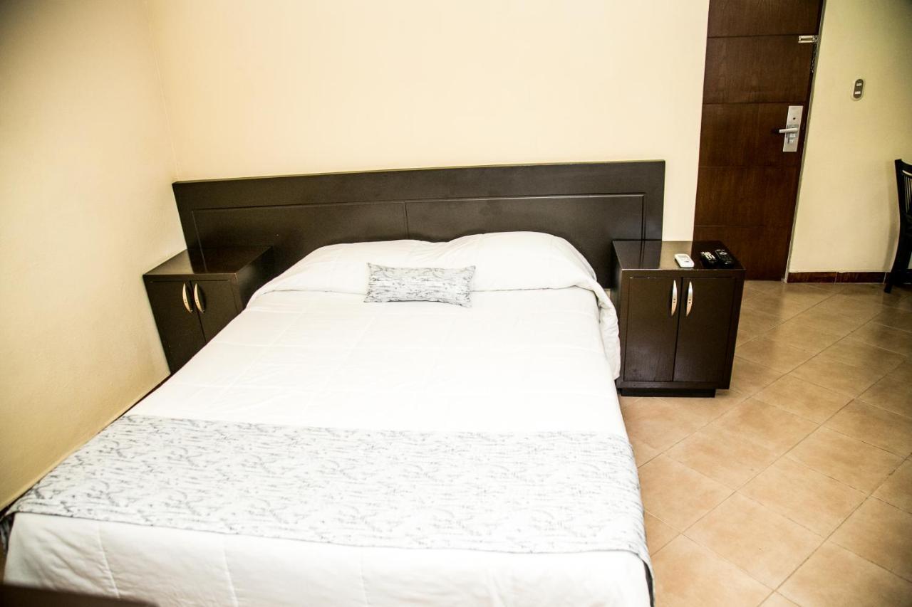 Booking Dioh Monterrey Kültér fotó
