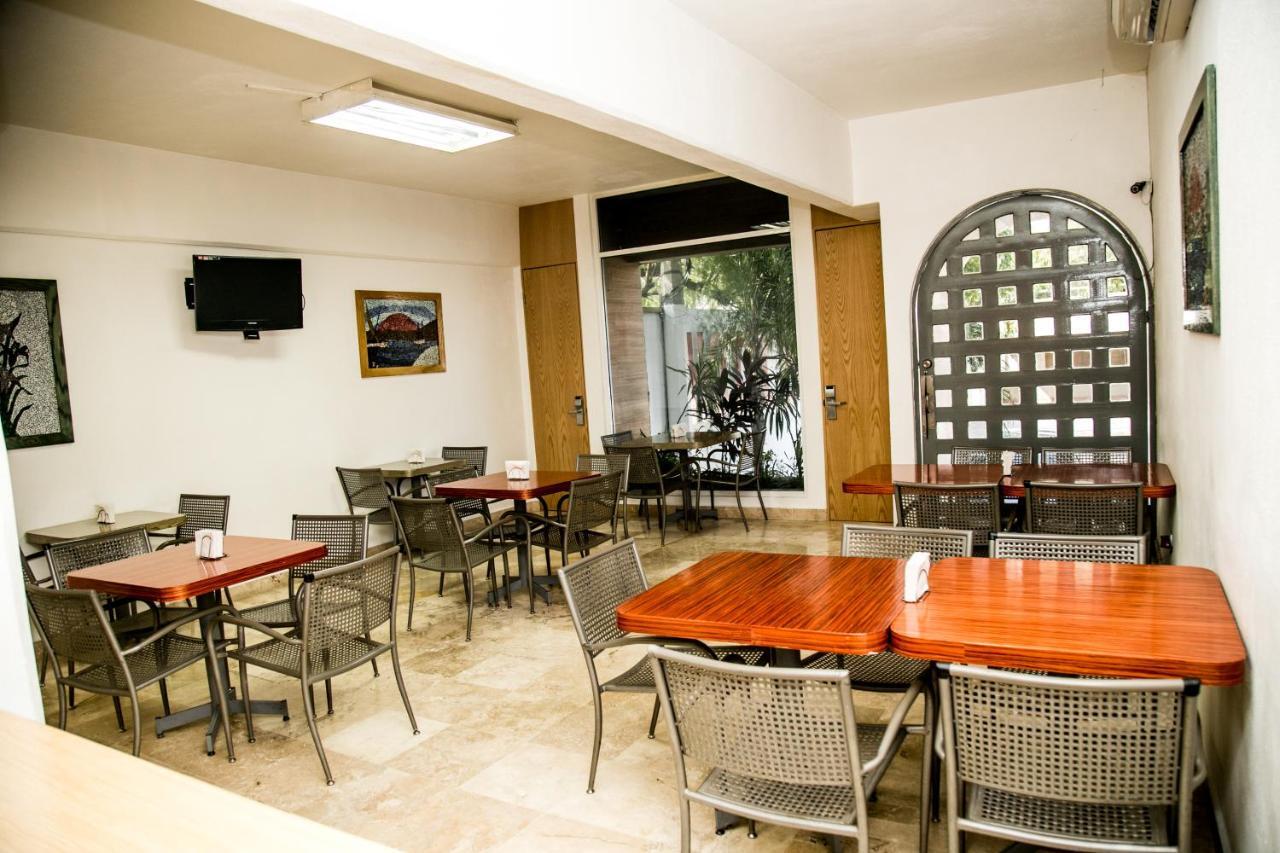 Booking Dioh Monterrey Kültér fotó