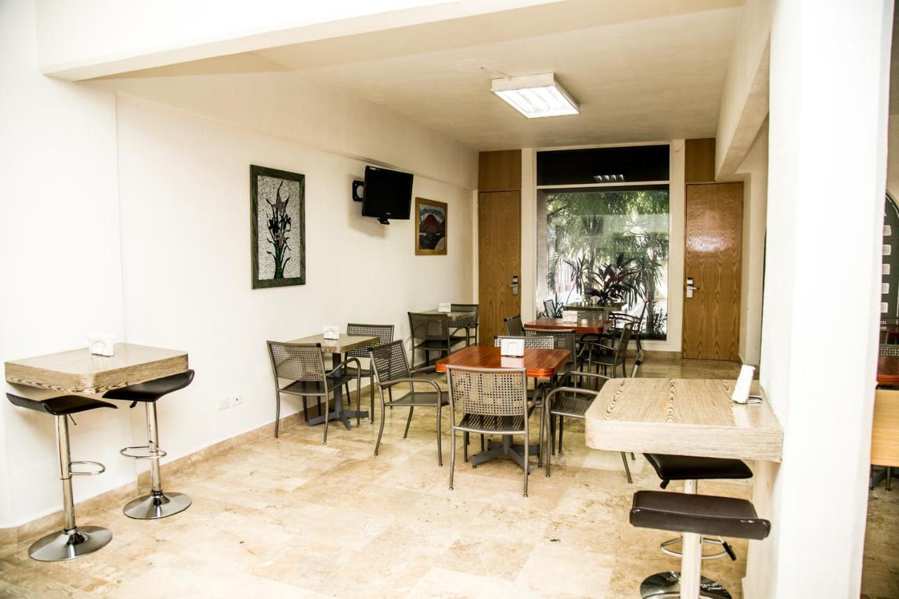 Booking Dioh Monterrey Kültér fotó