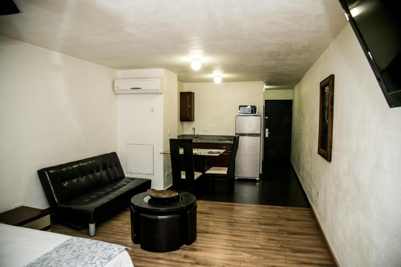 Booking Dioh Monterrey Kültér fotó